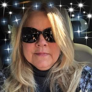 Meet your Posher, Claudia